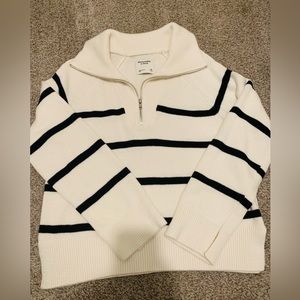 Abercrombie & Fitch sweater